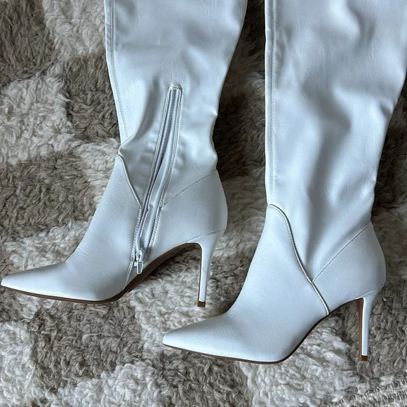 Jessica Simpson white high boots - Picture 2 of 10